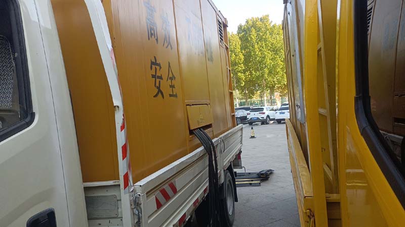 措勤如何判断柴油发电机组和UPS电源的切换时间是否符合要求？